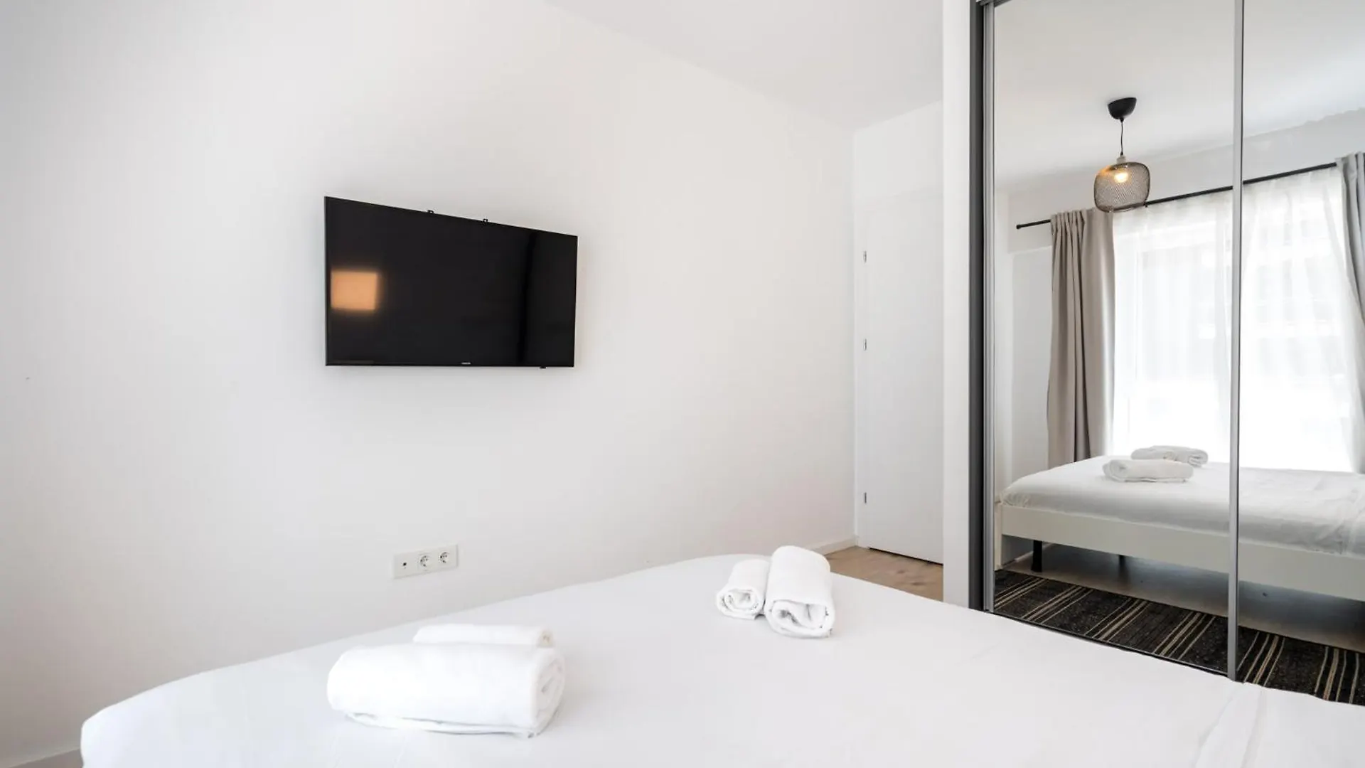 Arrivederci - Elegant 1Br In Belvedere Residence Bucharest Apartment